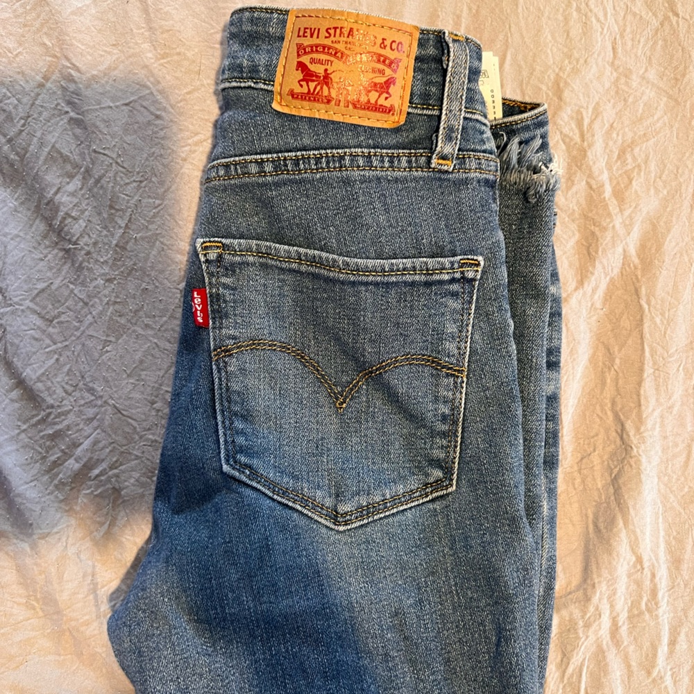 Levi jeans high rise skinny ankle 26